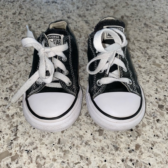 toddler size 8 converse